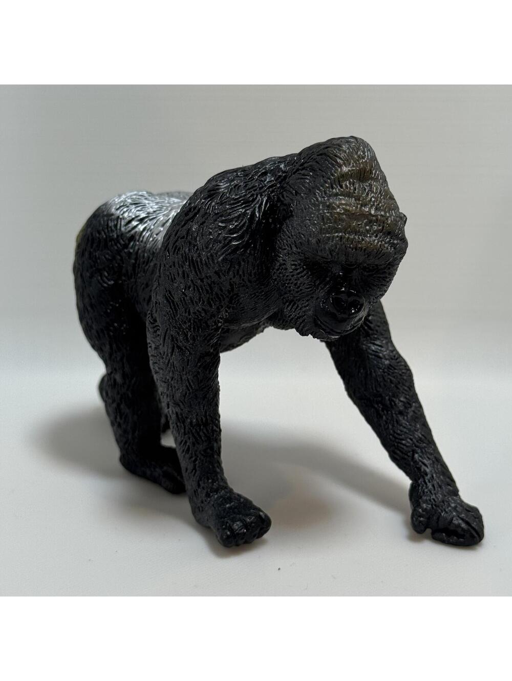 1998 Play Visions Gorilla Figure 4" Animal PVC Figurine Silver Back Realistic